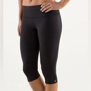 Lululemon crop black pant size 8